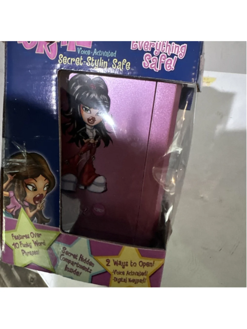2002 MGA Entertainment Bratz Secret-Stylin Safe Cloe Jade Sasha Fashion Doll New